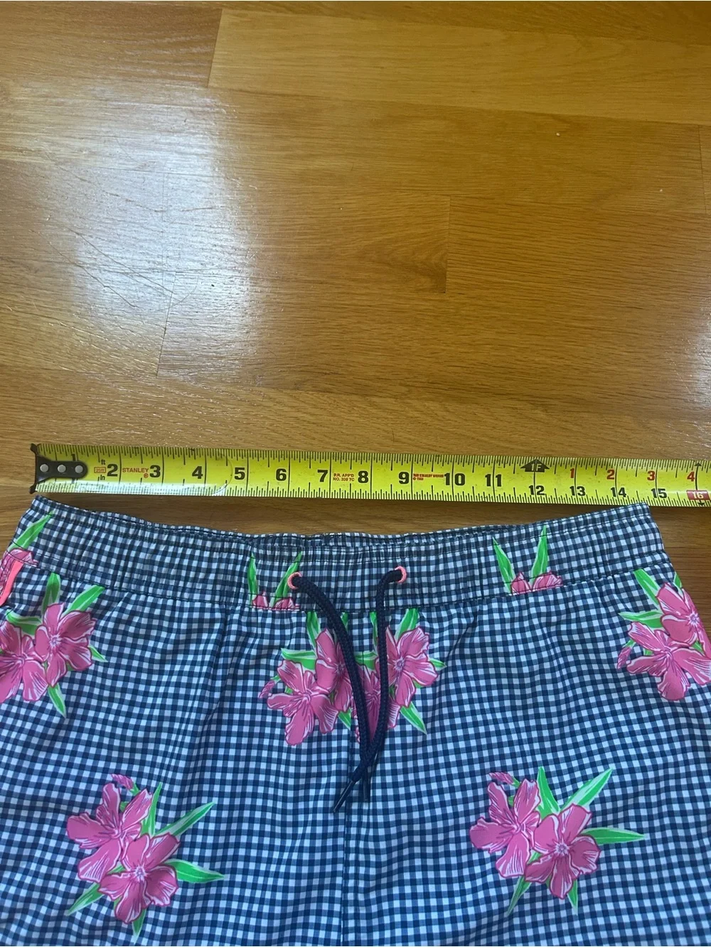Vineyard Vines Boys XL 18 ( men’s small)  Chappy Bathing Suit